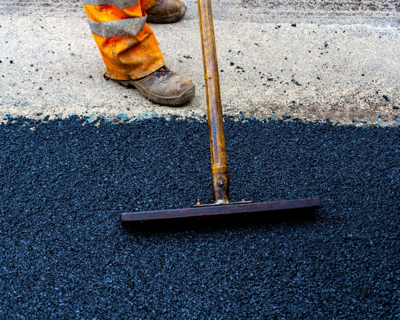 Blacktop Driveway Service
